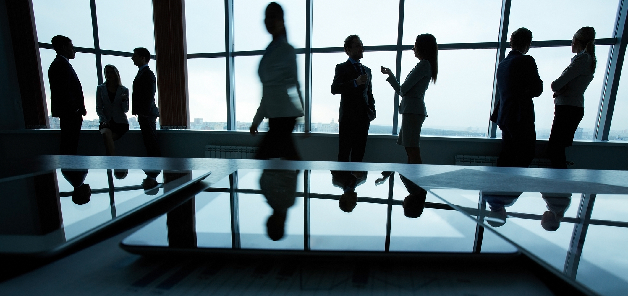 Dealbinder_COLOURBOX8422253